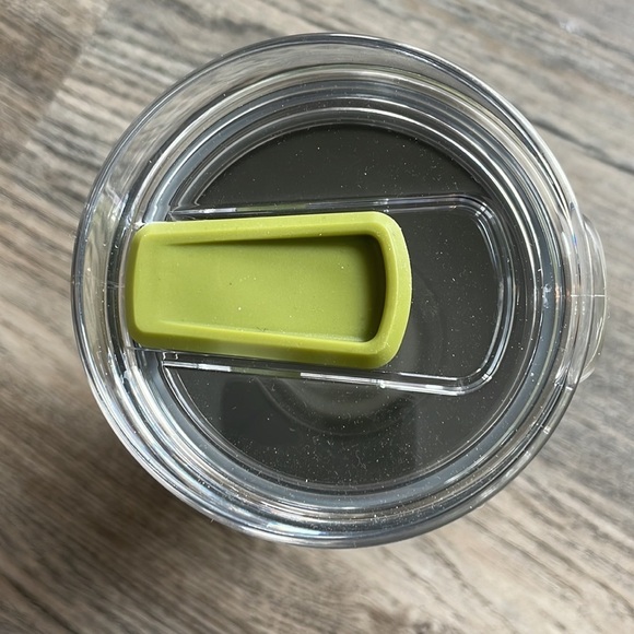 NWT Olive Lime Green Thermal Insulated Coffee Mug, Timber, with lid, 20 ounces - Picture 5 of 5